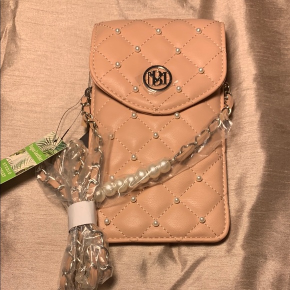 Badgley Mischka Accessories - Badgley Mischka Quilted Pink Crossbody w/Chain Strap & Pearls NWT CELLPHONE 📲